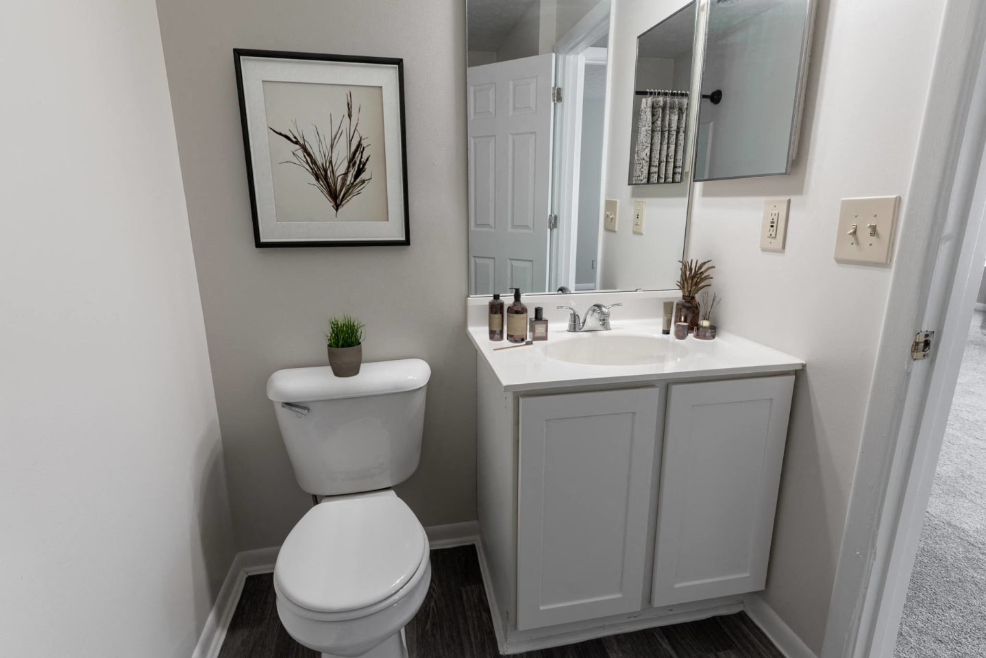 Meadow View Apartments & Townhomes Image 35