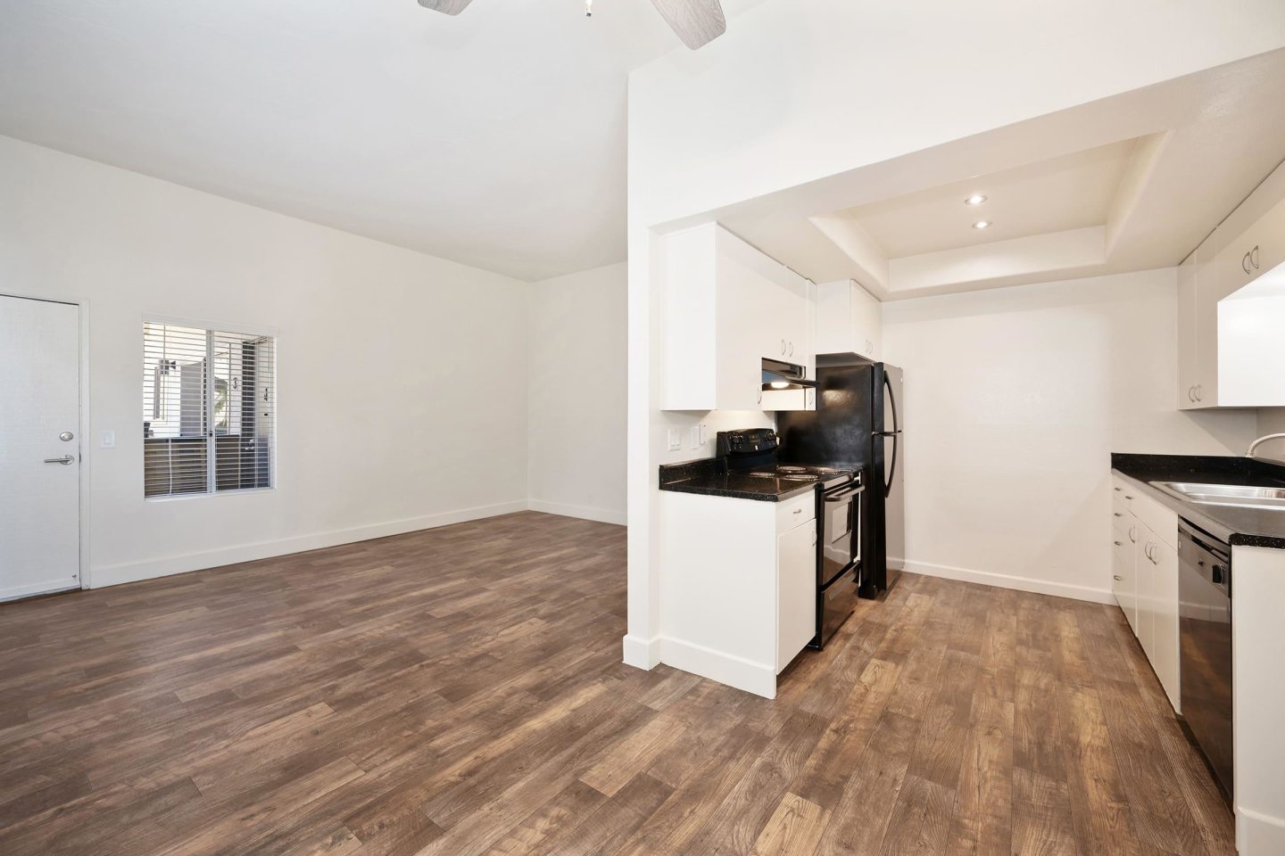 Elan Beachpointe Image 4