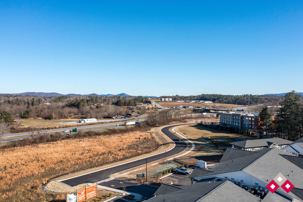 Summit at Hendersonville Image 58