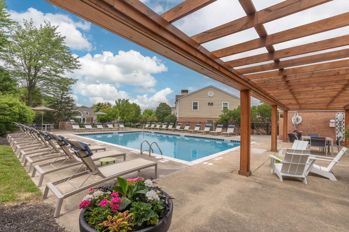 Williamsburg Townhomes Rental Homes Image 1