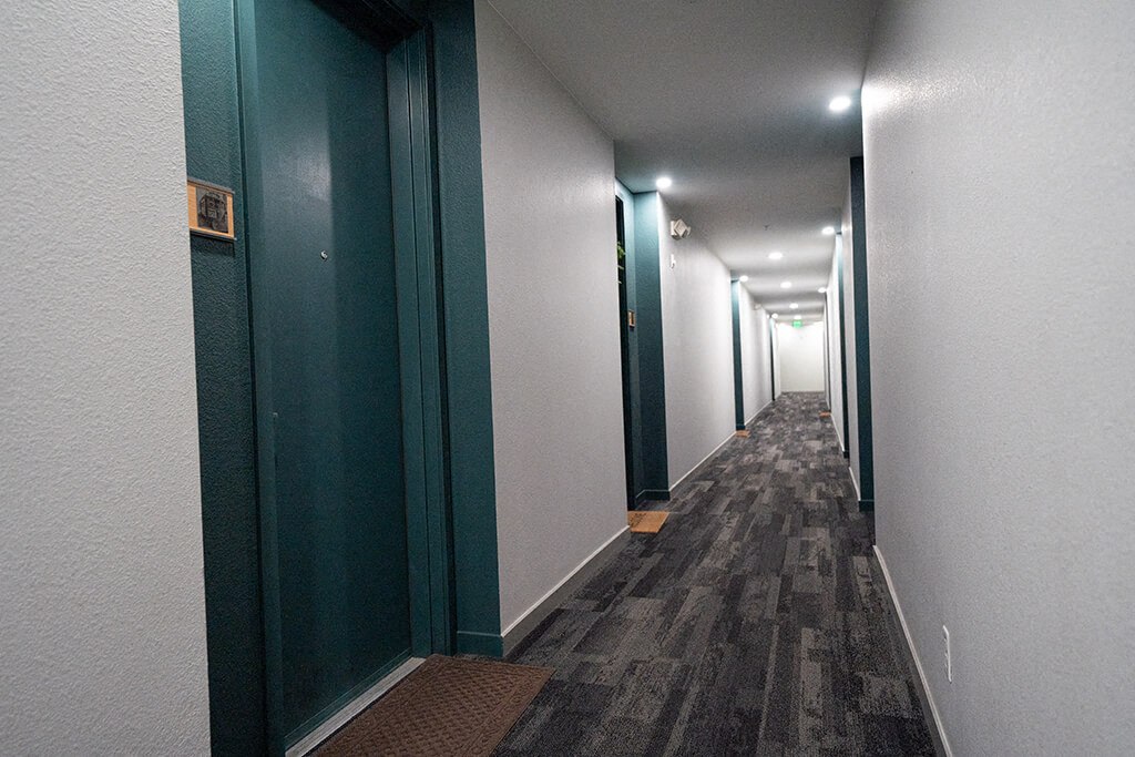 Line 28 at LoHi Apartments Image 36
