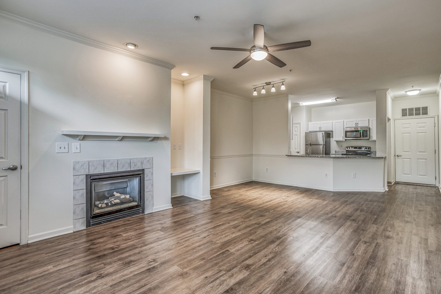 Pine Valley Apartments Image 9