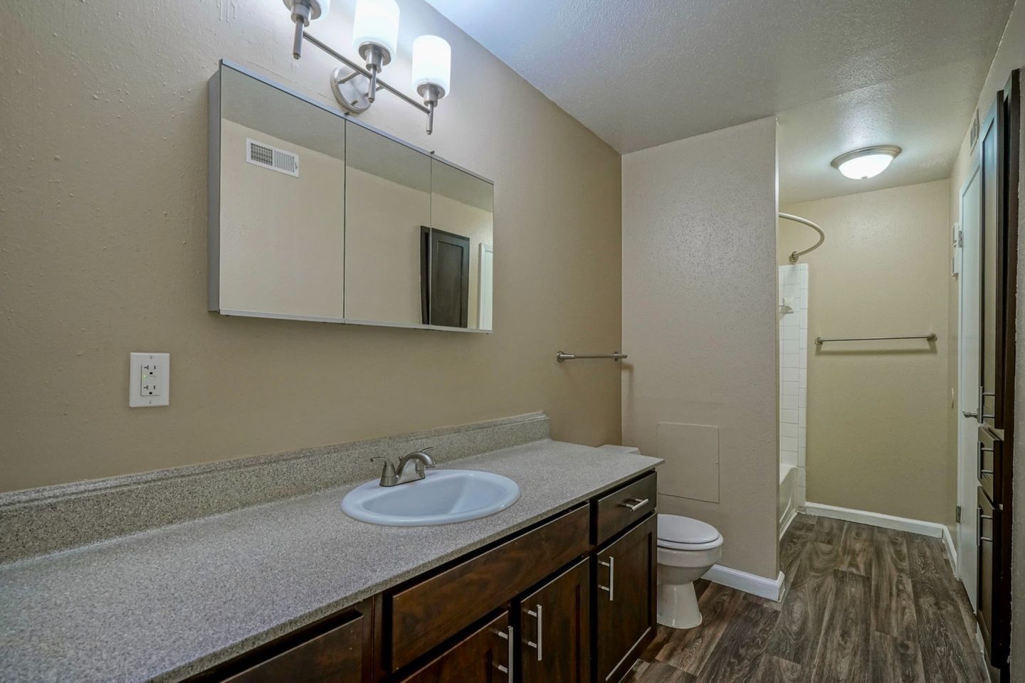 Silverado Apartments Image 34