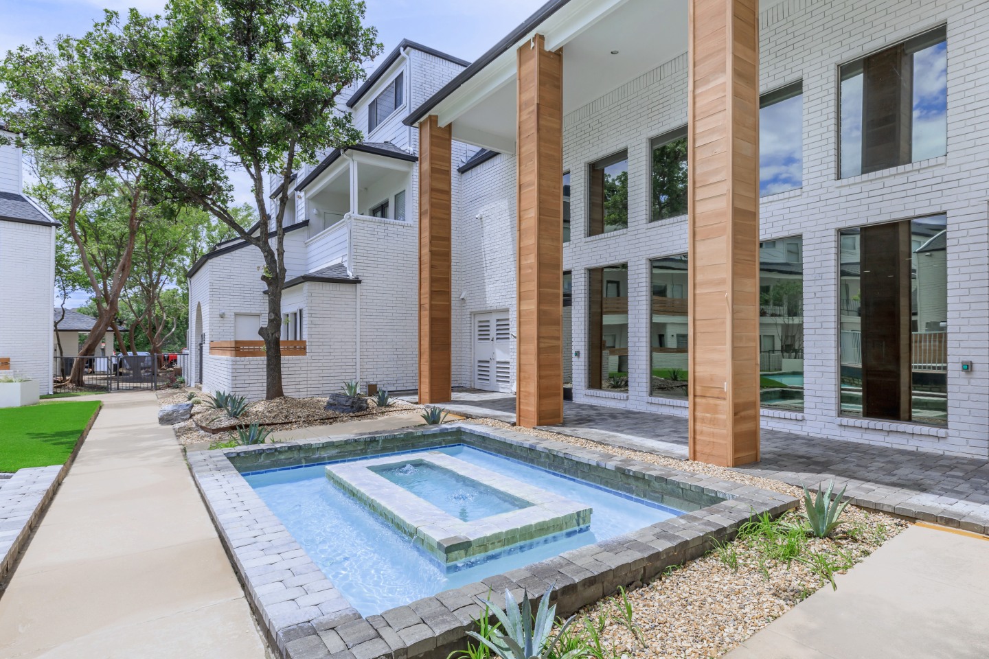 Axis Waterfront Image 16