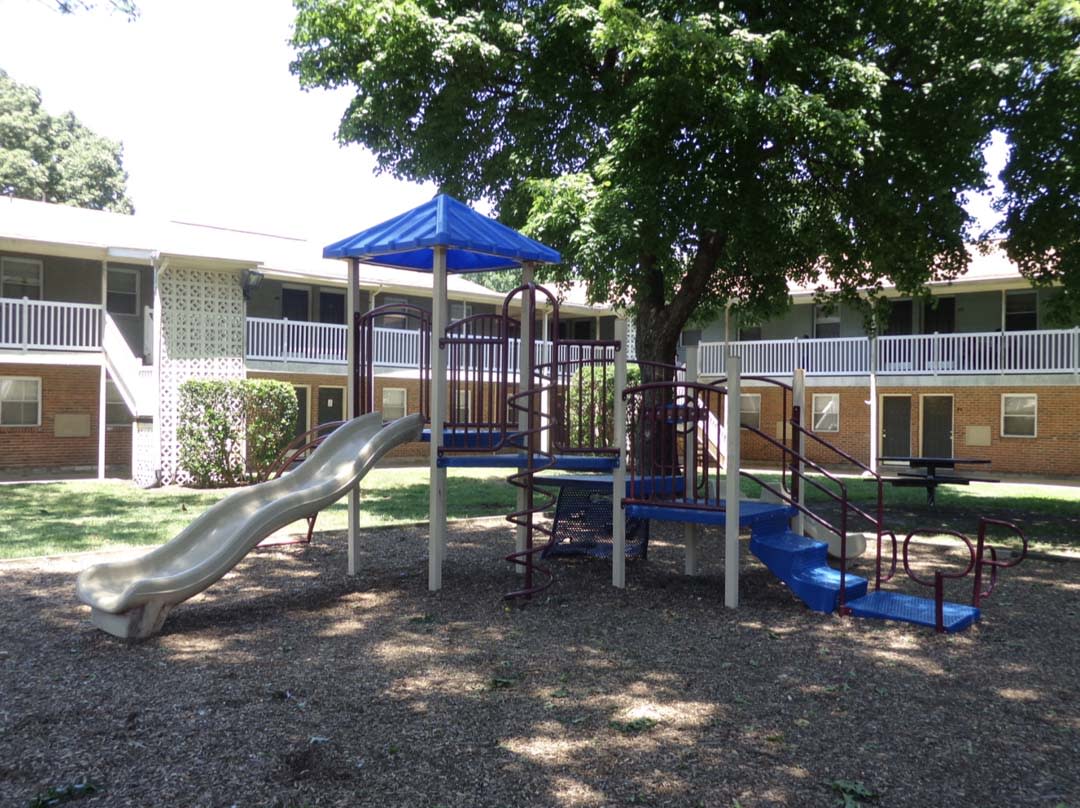 Oyster Point Place Image 15