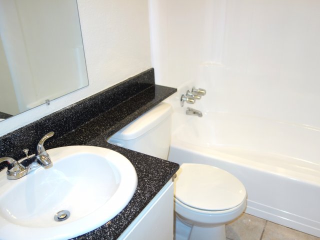 Elan Pacific Palms Image 16