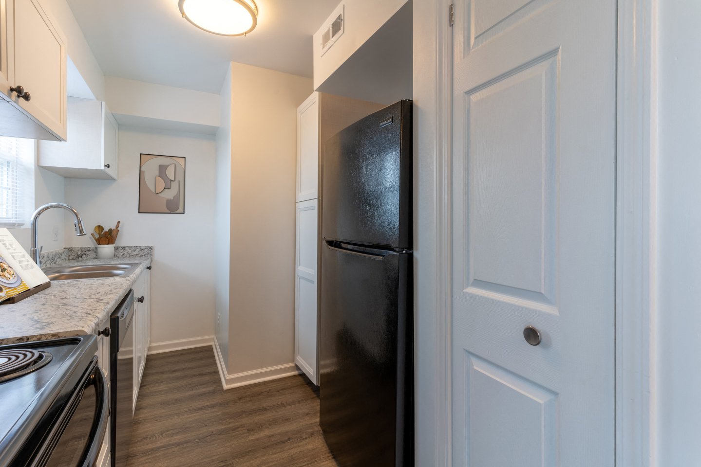 Olde Towne Apartments Image 3