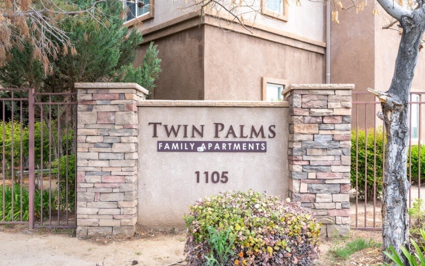 Twin Palm Apartments Image 7