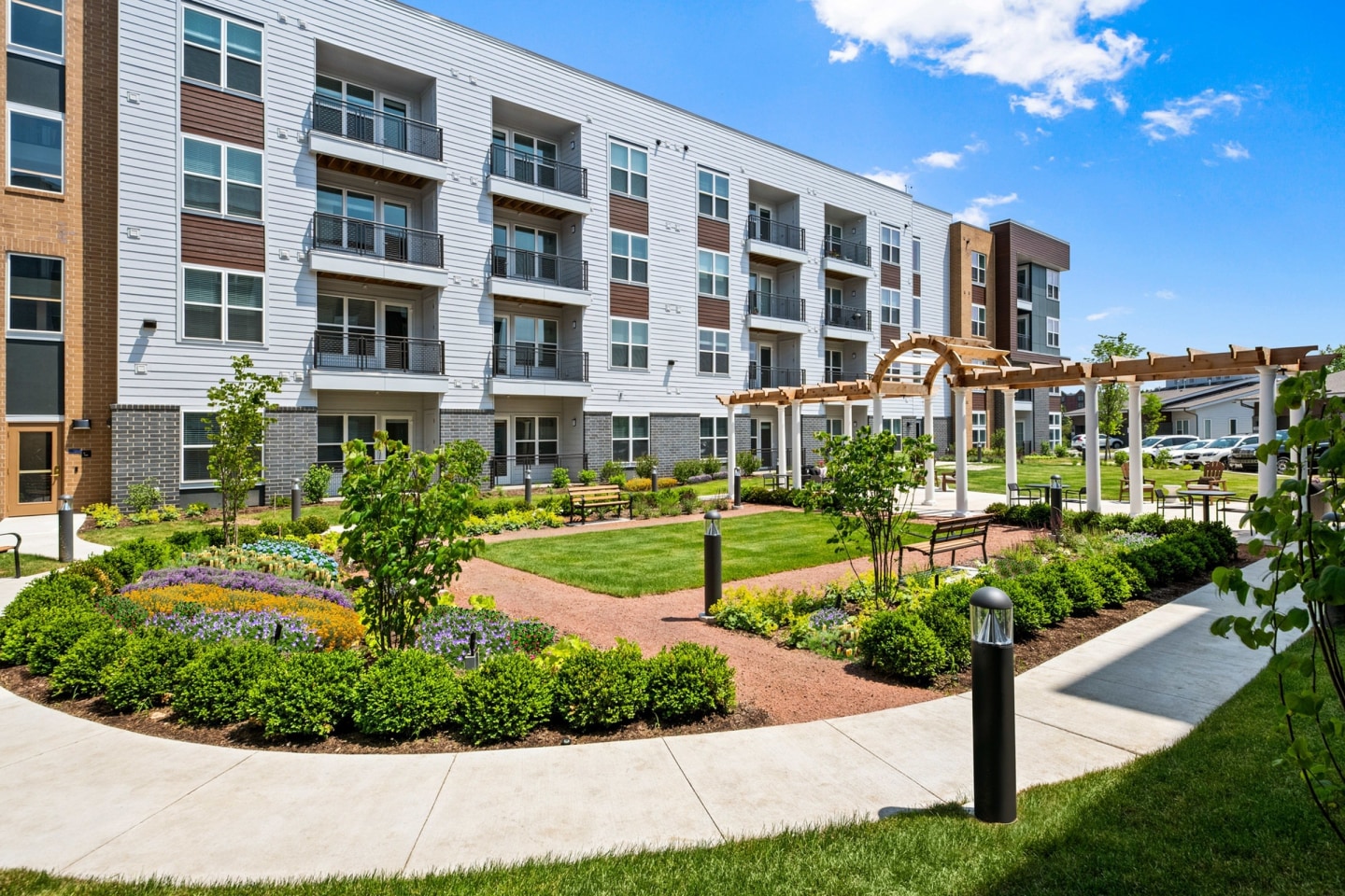 Everleigh Vernon Hills 55+ Active Adult Apartment Homes Image 6