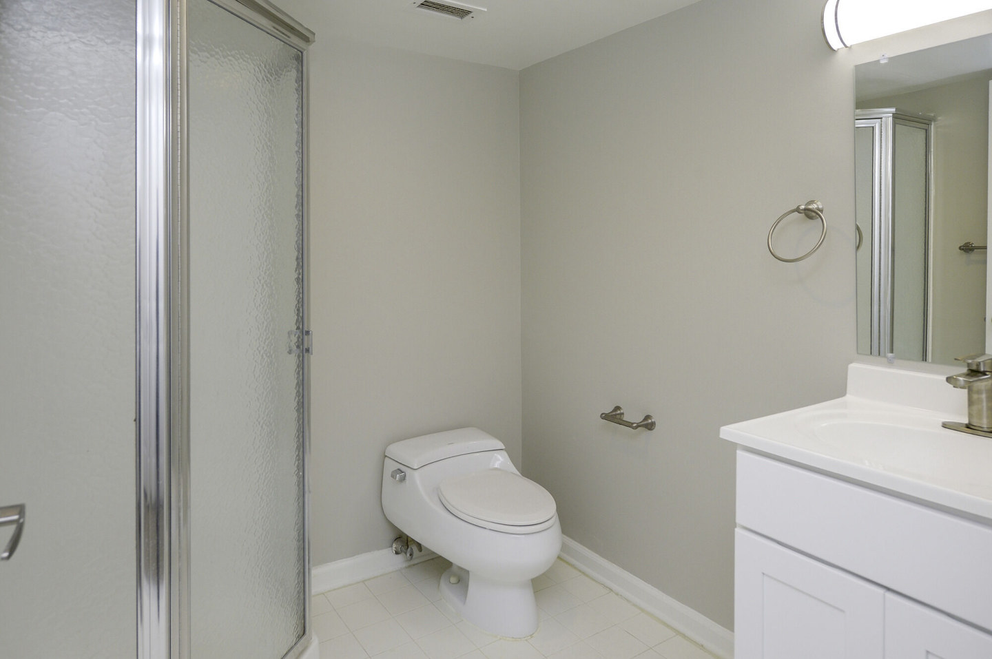 Cherry Hill Towers Image 12