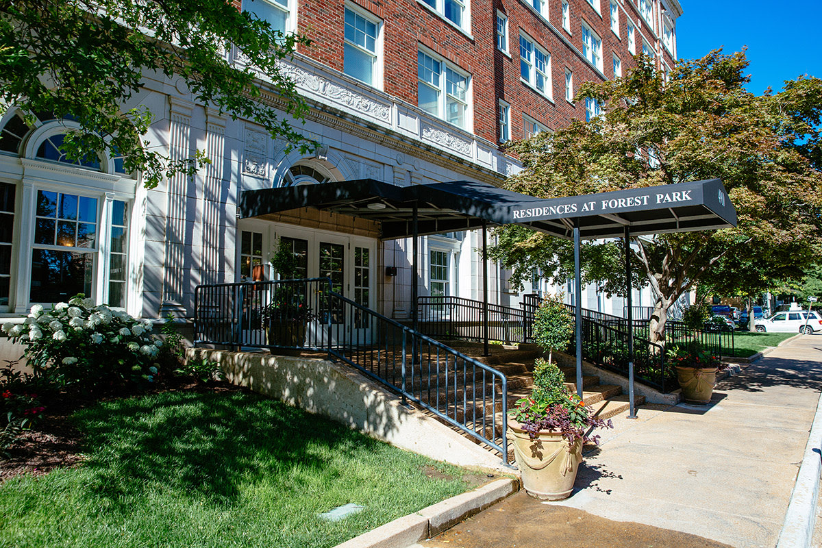 Residences at Forest Park Image 16
