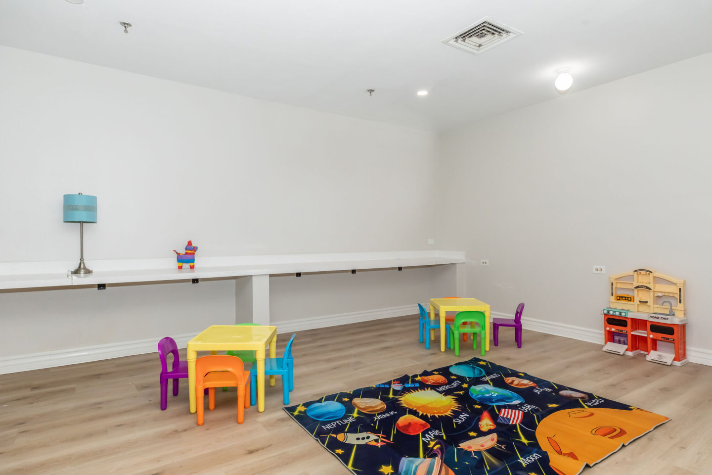 Encino Luxury Apartments Image 6