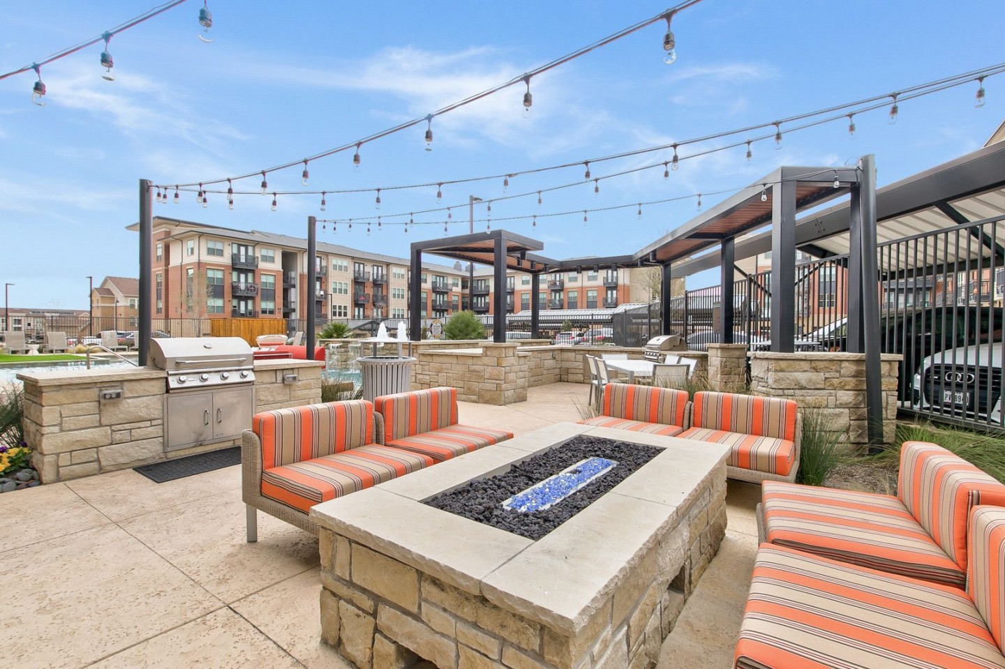 Eastbank River Walk Townhomes & Apartments Image 9