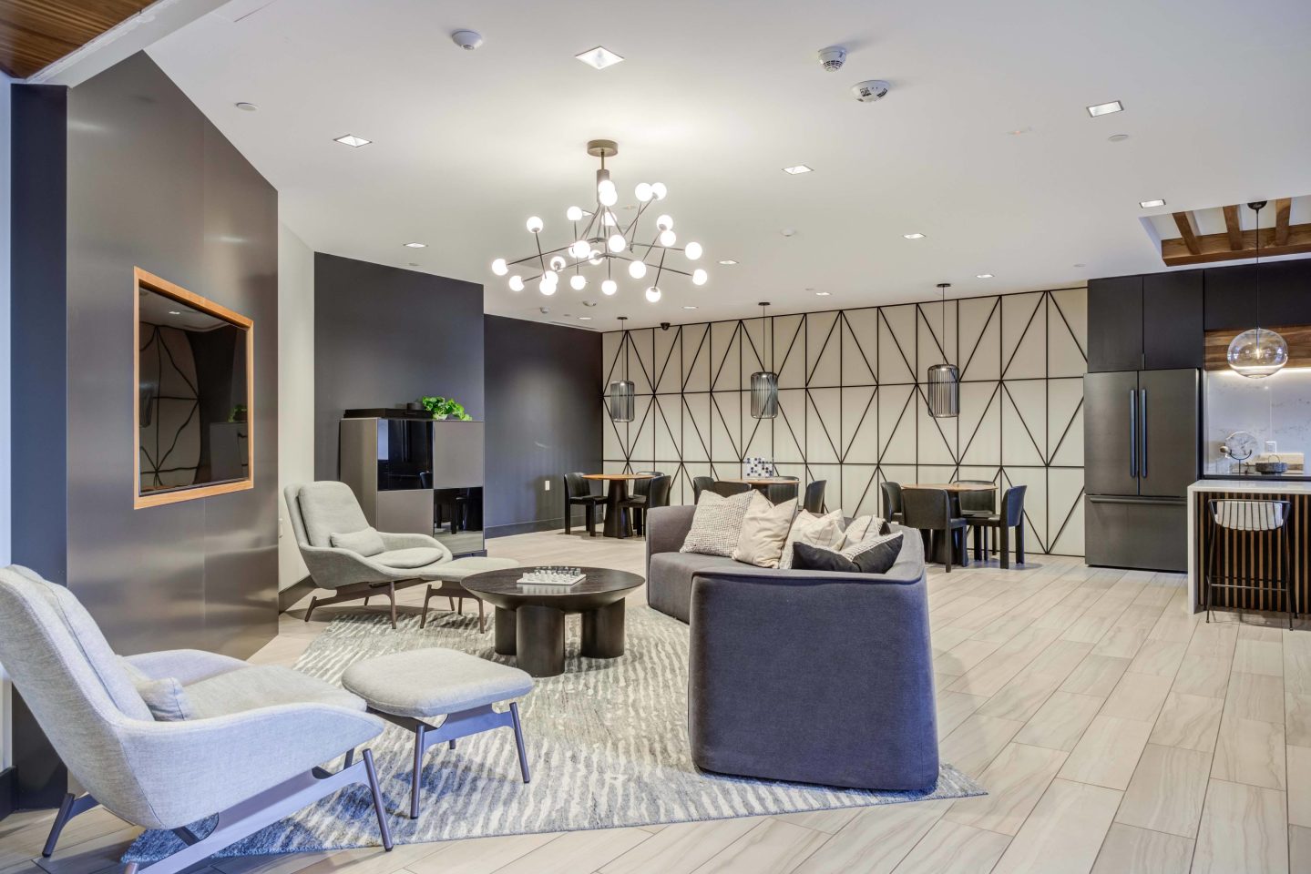 Skyrise Luxury Apartments Image 6