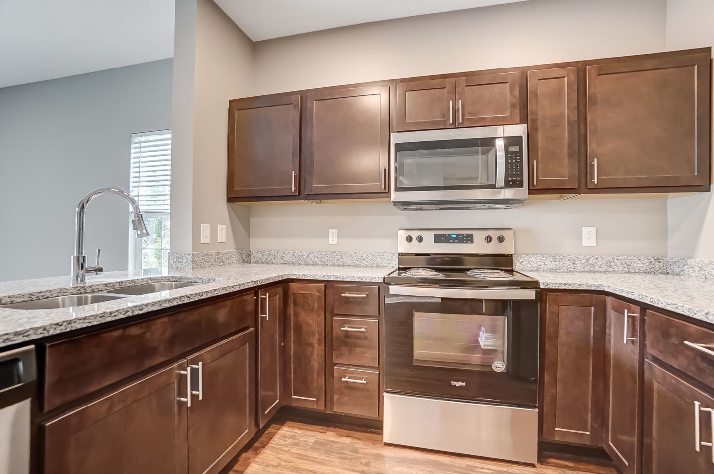 Premier Flats Image 37