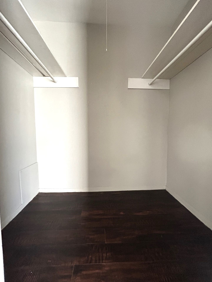 Oak Lawn Place Image 6