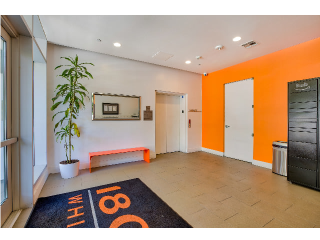 1800 Whitley Image 4