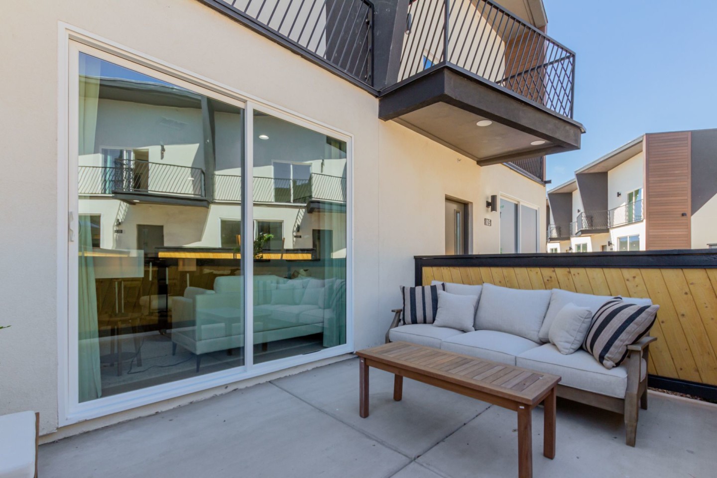 CJ Luxury Townhomes Image 15
