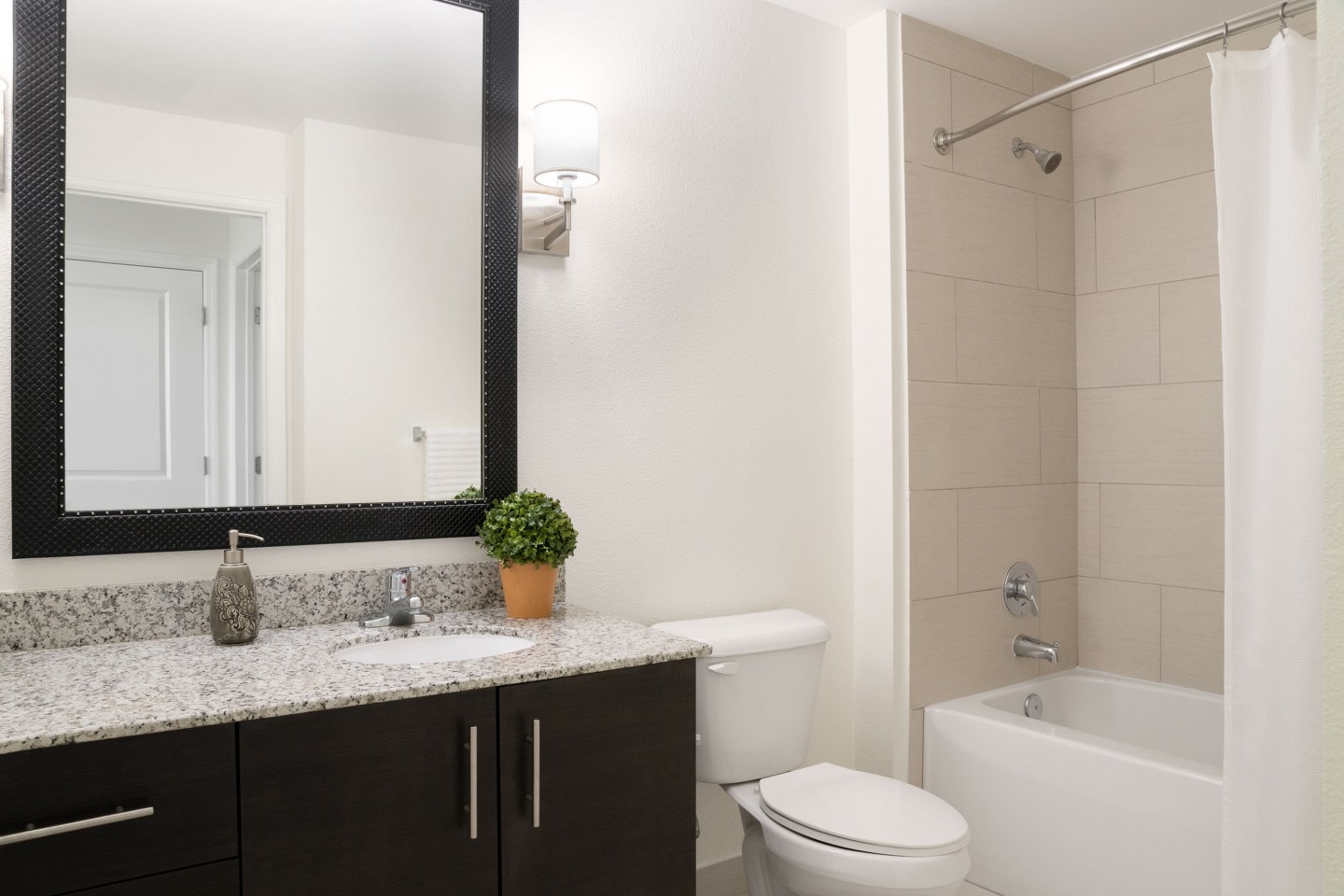 Doral View Image 12