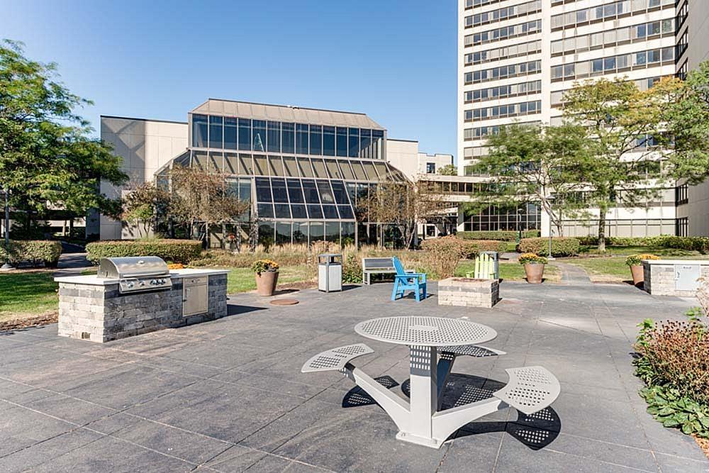 Riverfront Towers Image 52