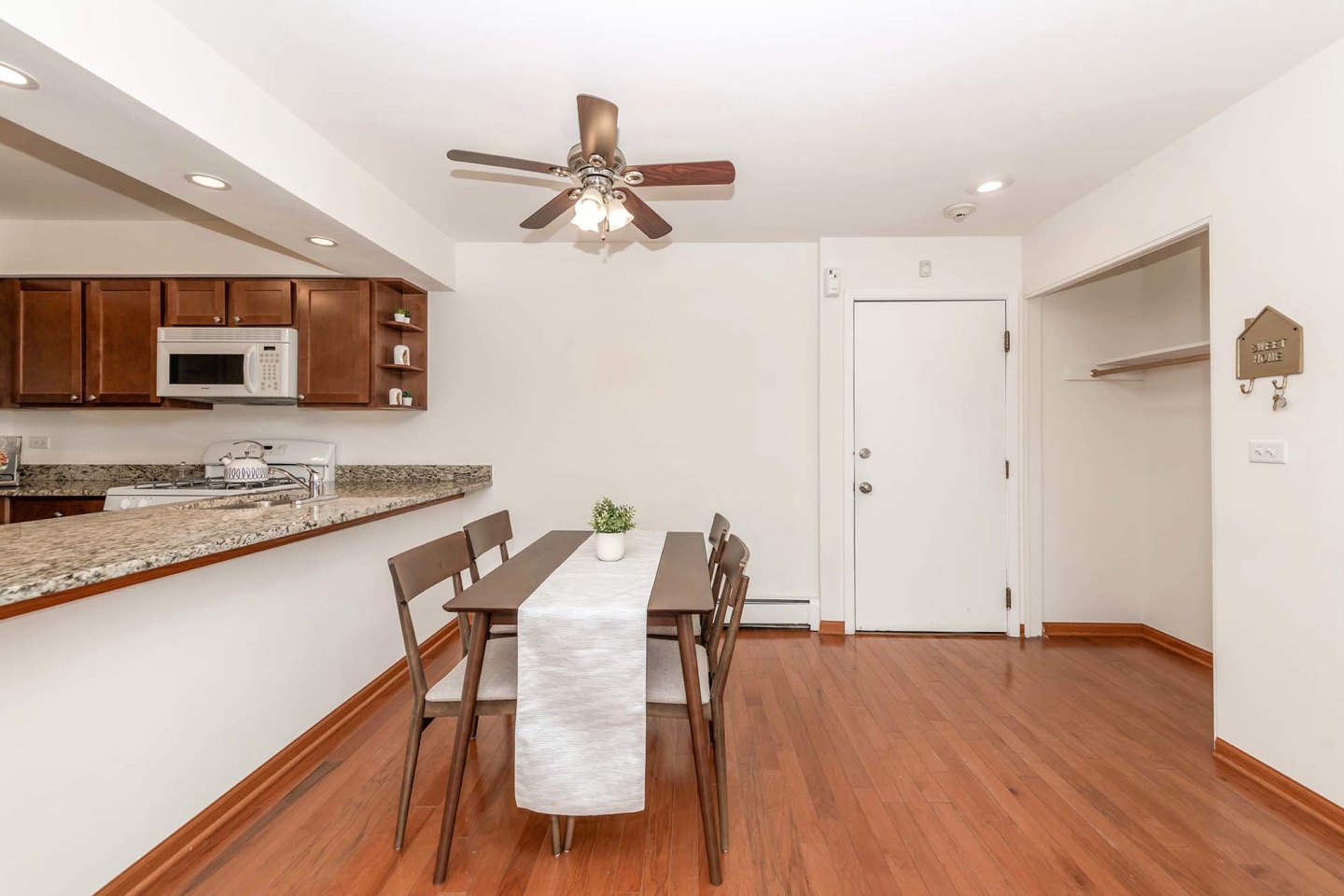 Barrington Lakes Apartments Image 11