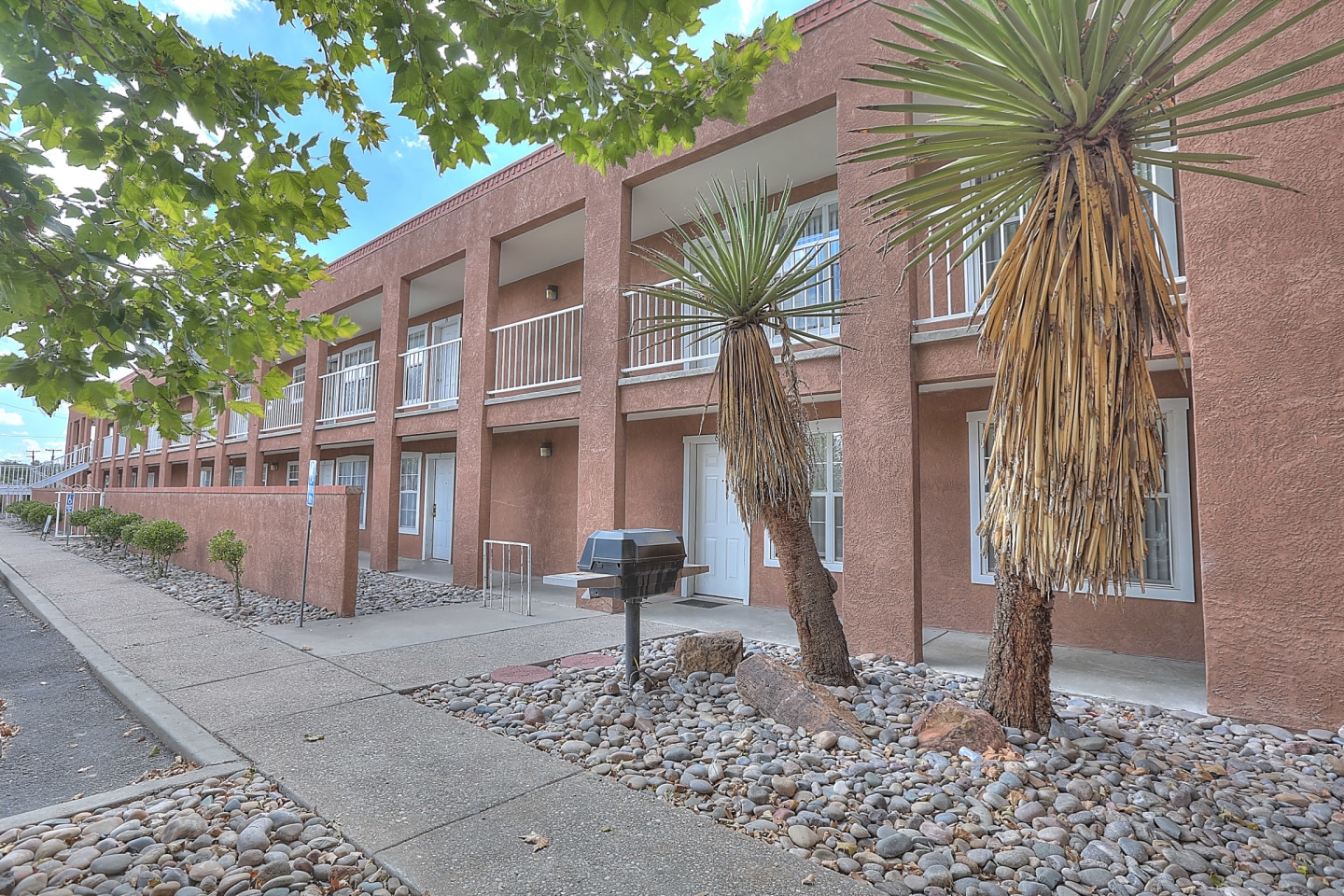 Hacienda Este Apartments Image 9