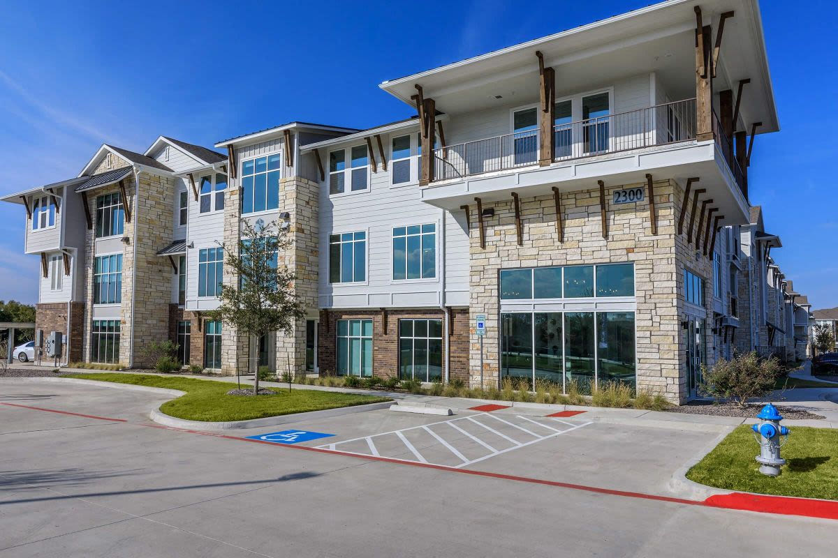 Luxia Rockwall Downes Image 27