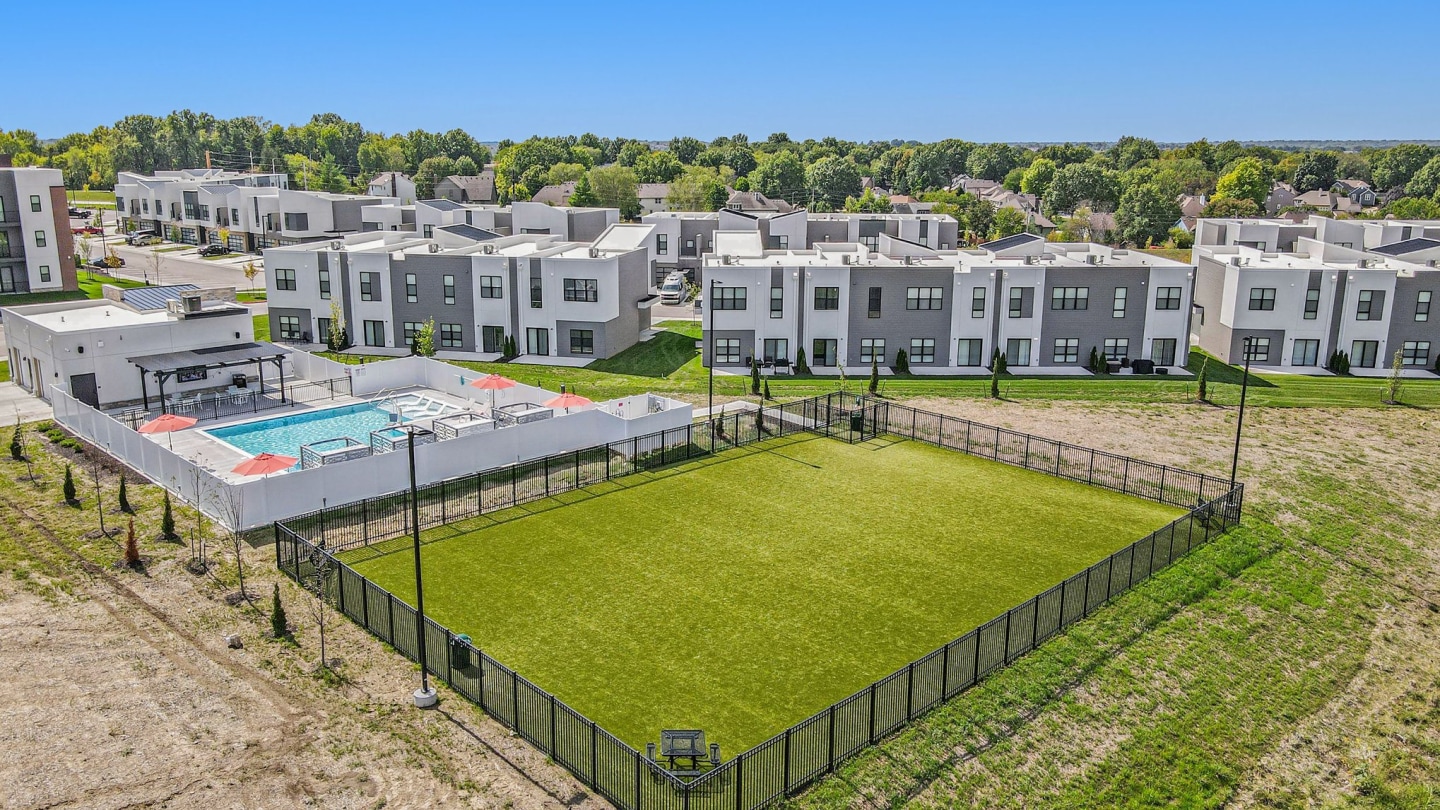 Vanguard Villas Image 5