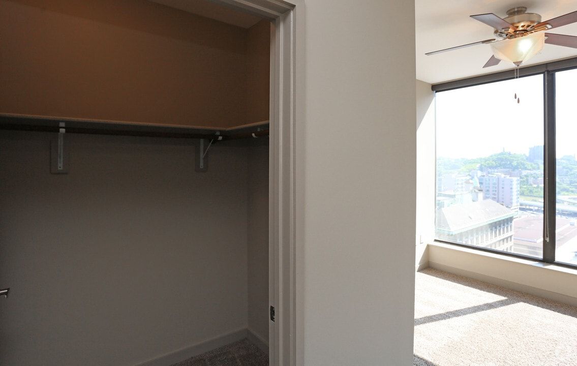 AT580 Image 10