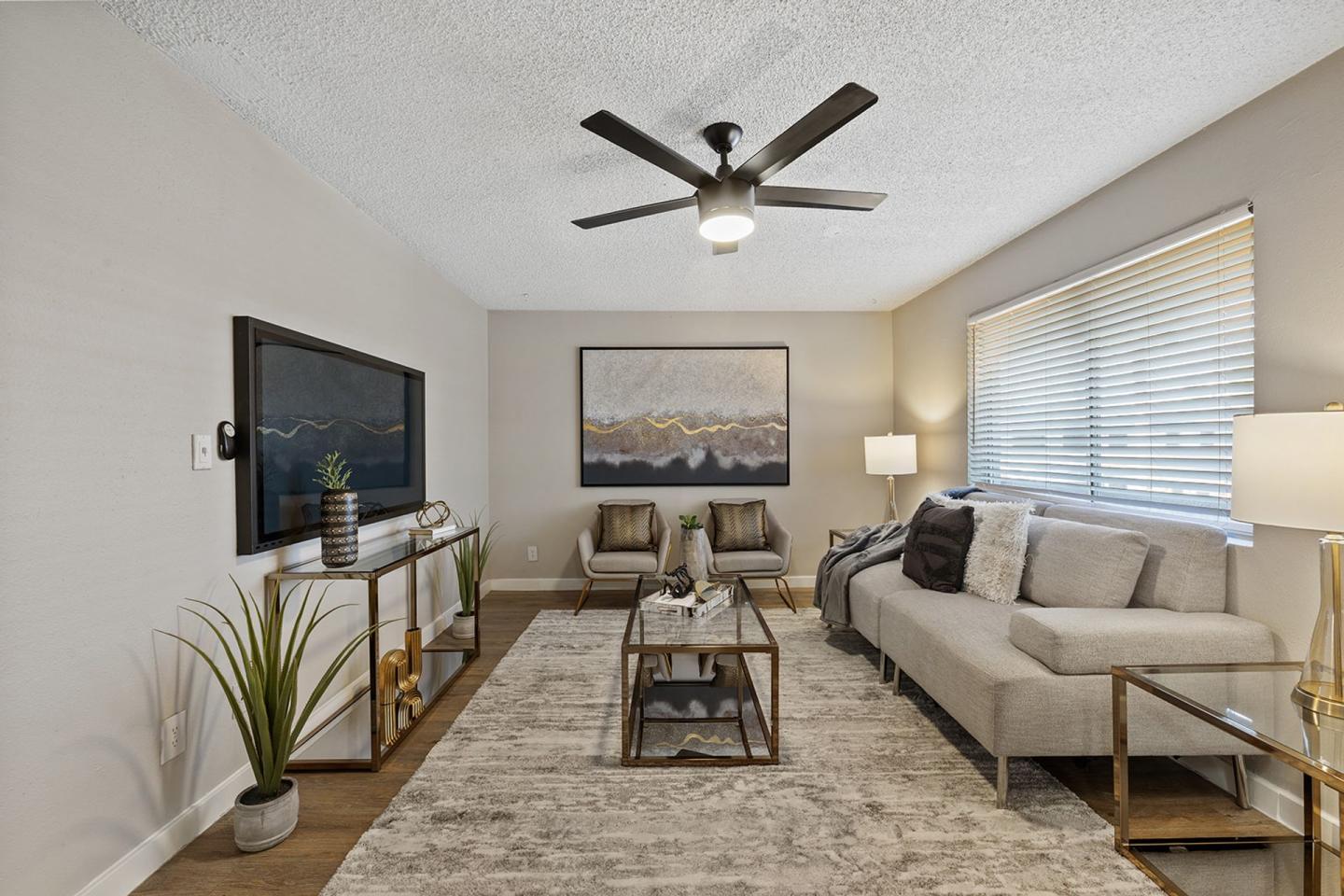 Camelback Village Apartments Image 2
