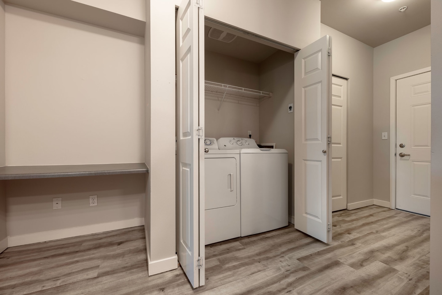 Avion Apartments Image 16