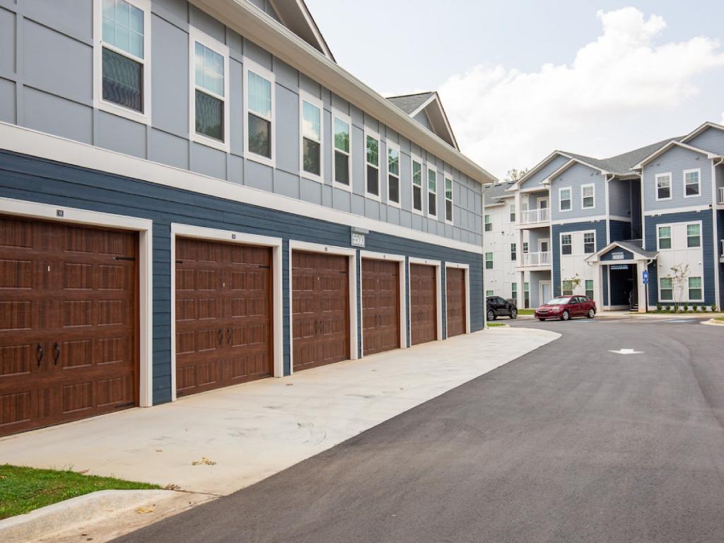 53 West Luxury Apartments Image 23