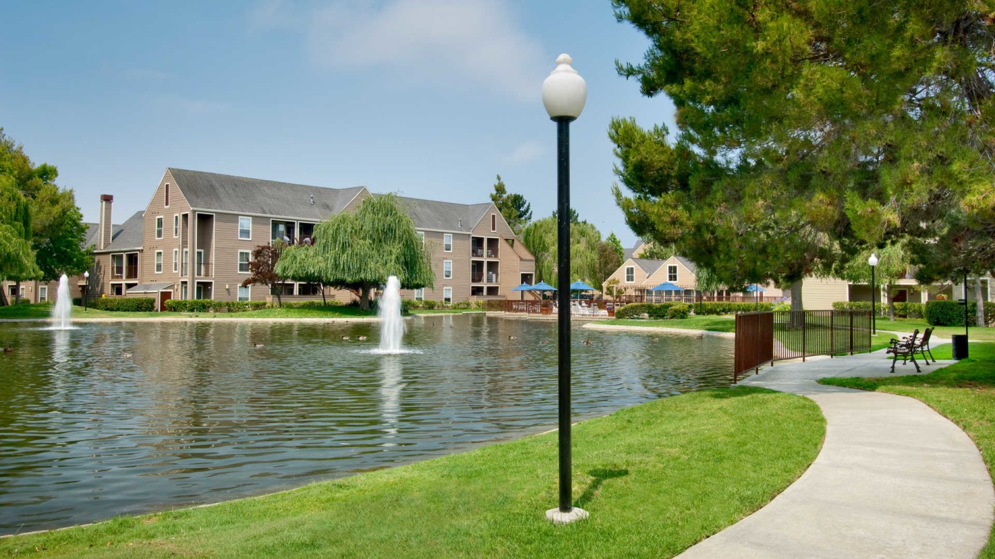 Riva Terra Apartments at Redwood Shores Image 15
