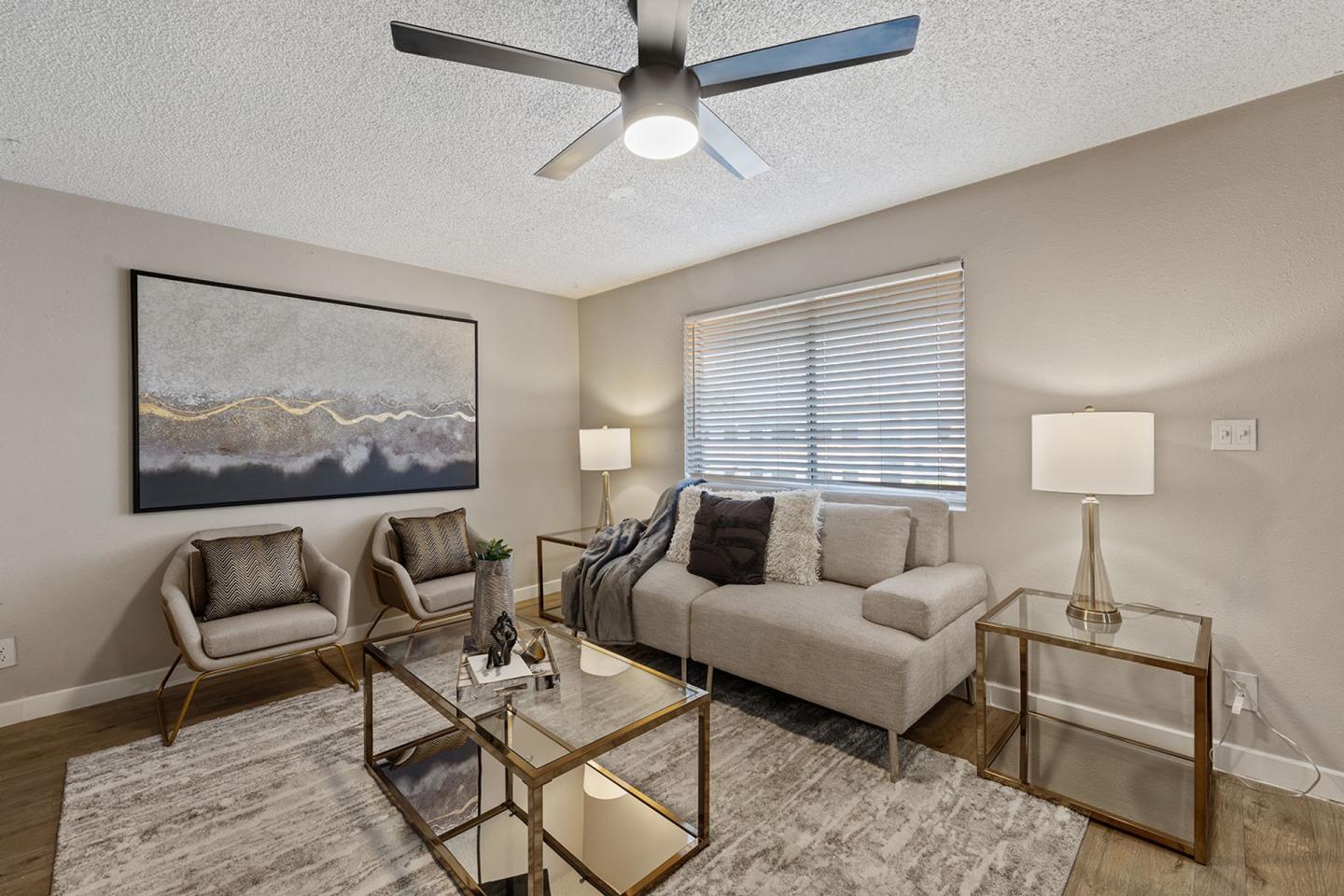 Camelback Village Apartments Image 10