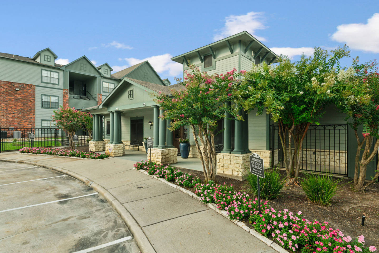 Lakeshore Villas Image 40