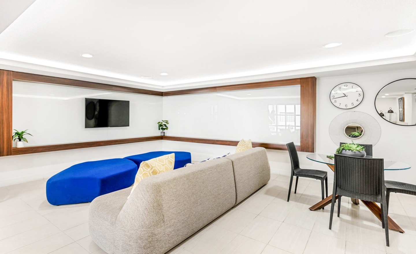 Gables Grand Plaza Apartments Image 27