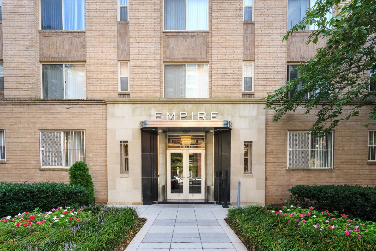 Empire Apartments Image 2