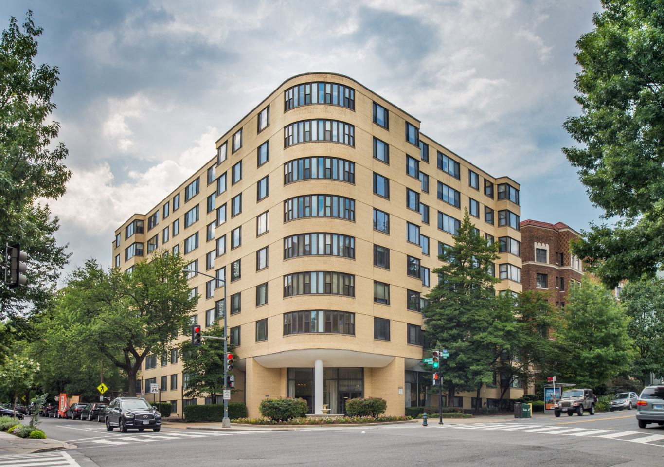 Connecticut House Apartments Image 2