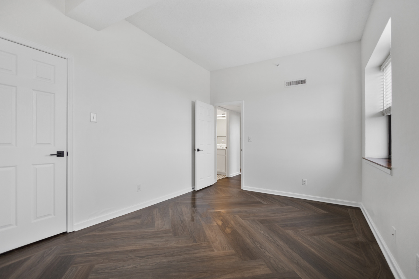 Marott Apartments Image 19