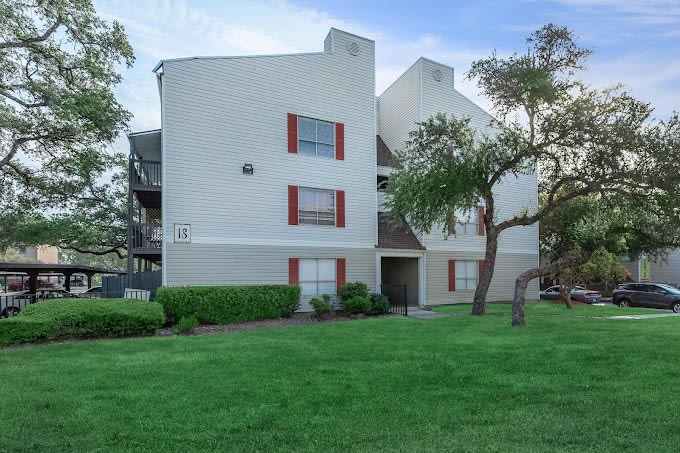 Broadway Oaks Image 14