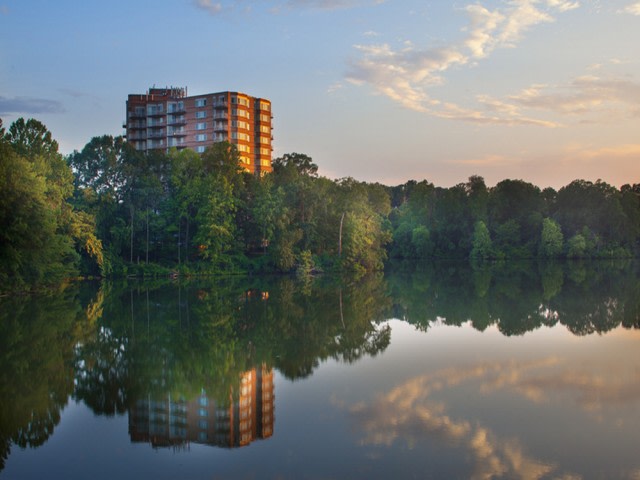 Lake Arbor Towers Image 15