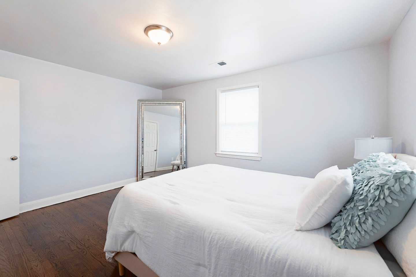 Loch Raven Village Apartments Image 29