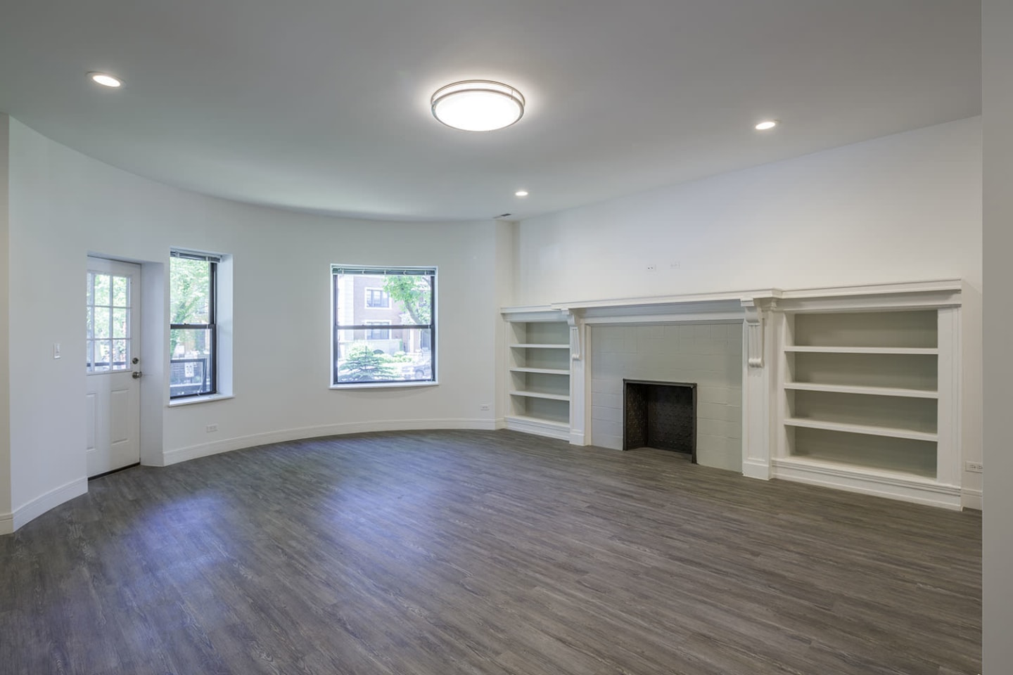 5487-5491 S. Hyde Park Boulevard Image 9