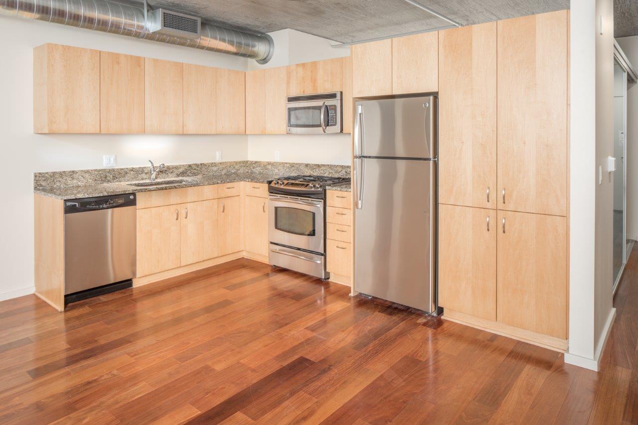 2121 Belmont Image 19