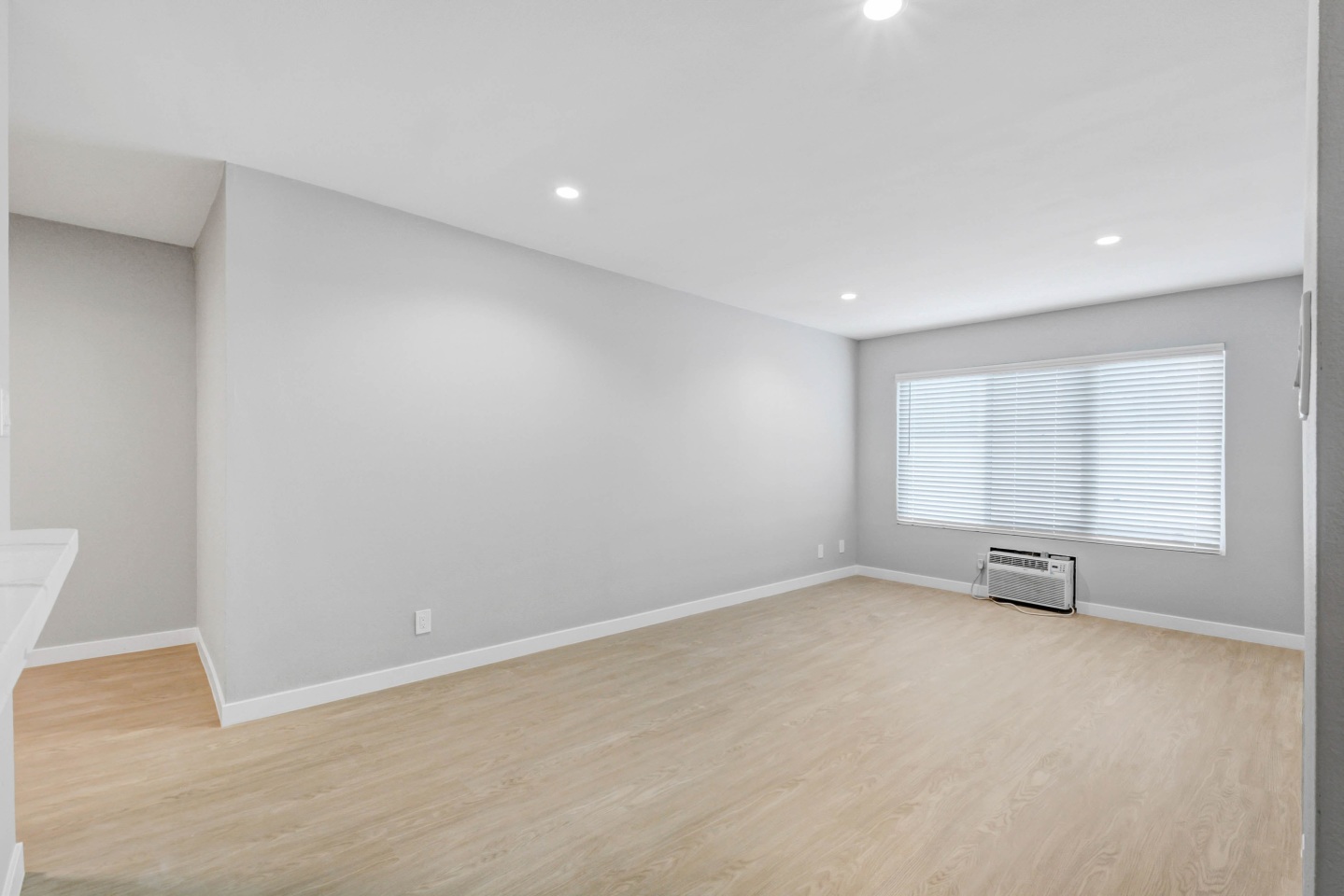 1525 Amherst Ave. Image 3