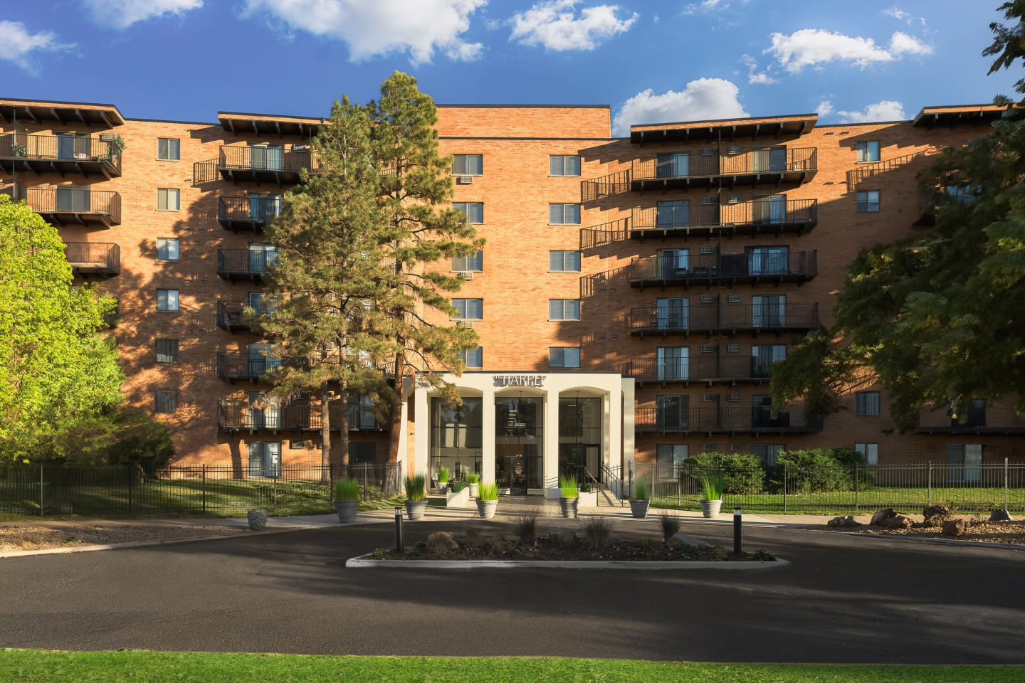 The Harper Image 16
