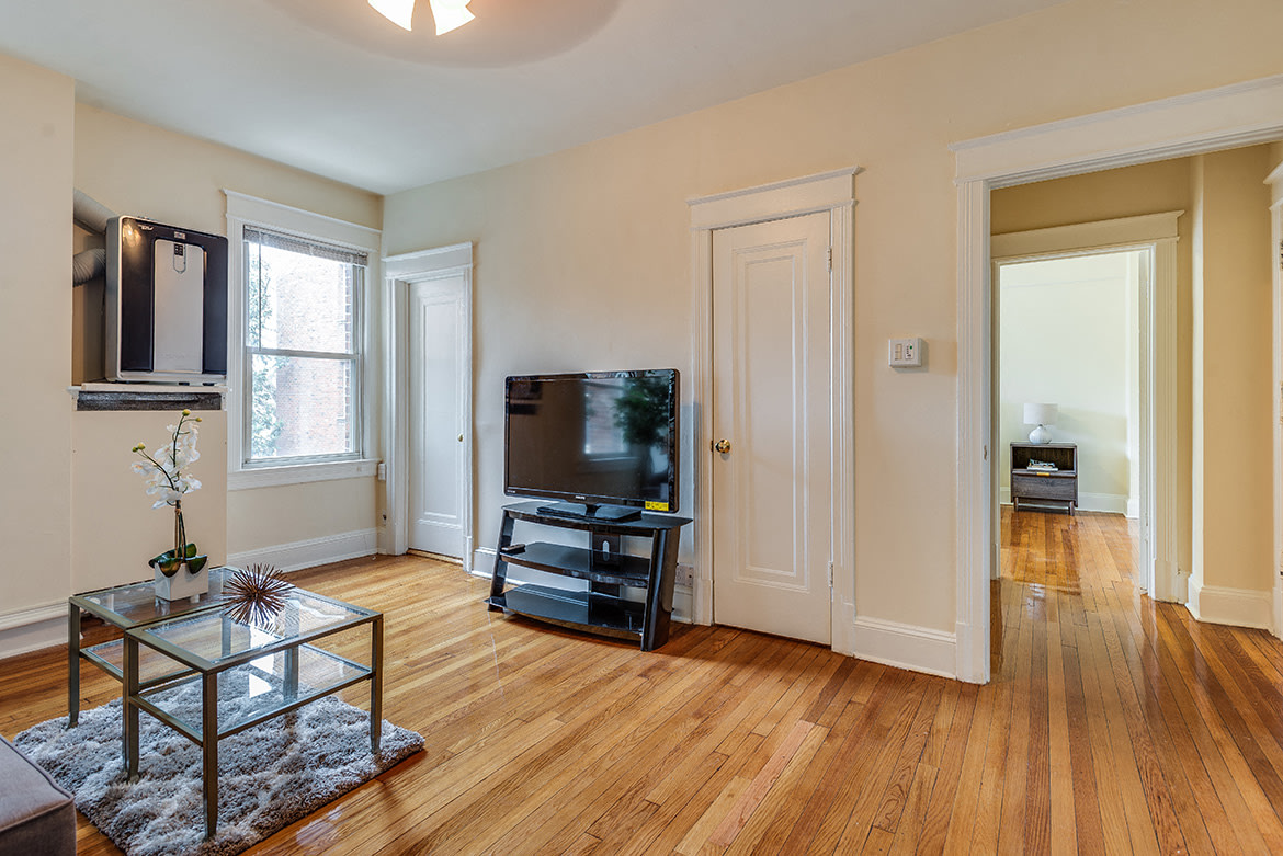 4115 Wisconsin Image 2