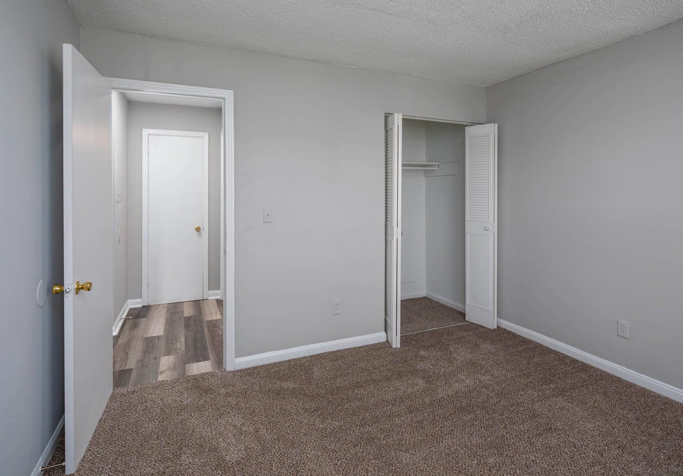 Dupont Avenue Apartments Image 12