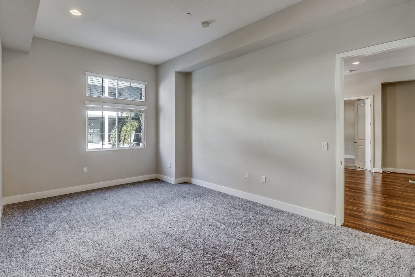 Axis 2300 Image 92