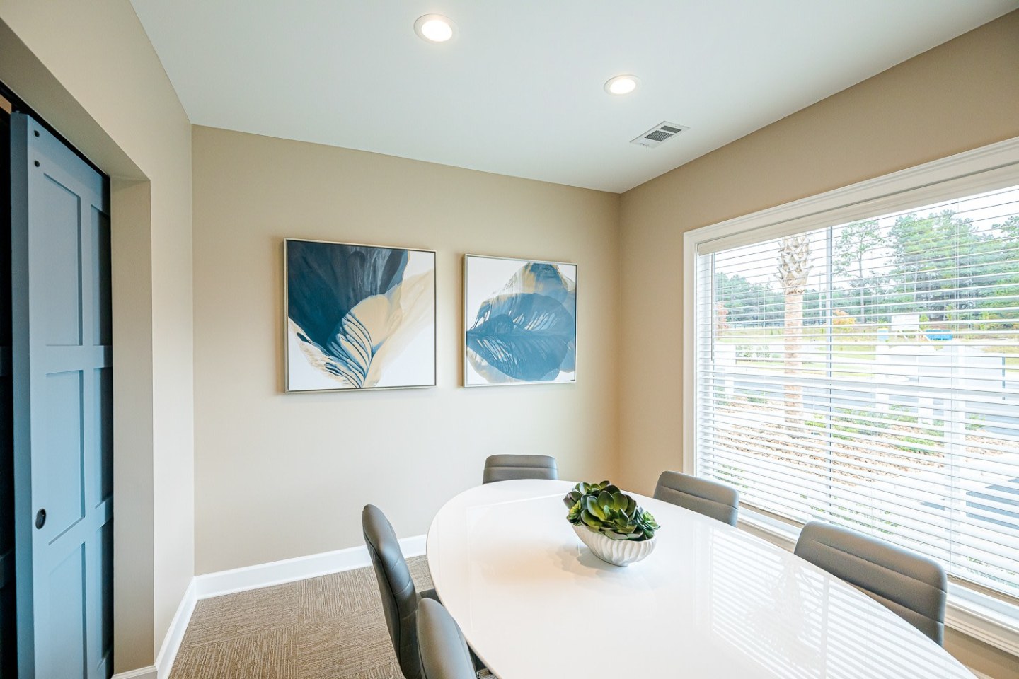 The Vista Apartments and Townhomes Image 27